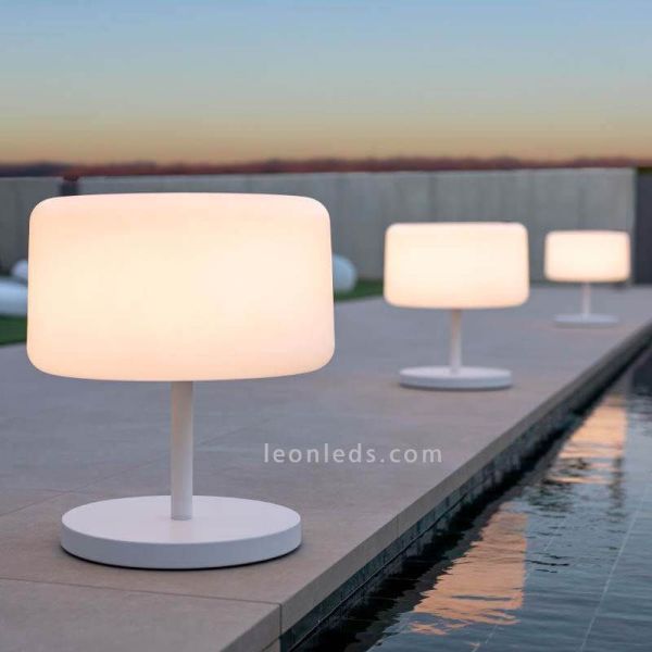 Lámpara de suelo para ambientes de exterior solar regulable Chloe Plant color Madera New Garden | LeonLeds Iluminación