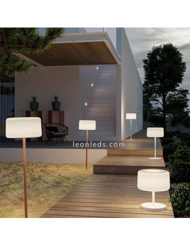 Lámpara de pie exterior carga solar regulable serie Chloe Plant color Madera marca New Garden | LeonLeds Iluminación