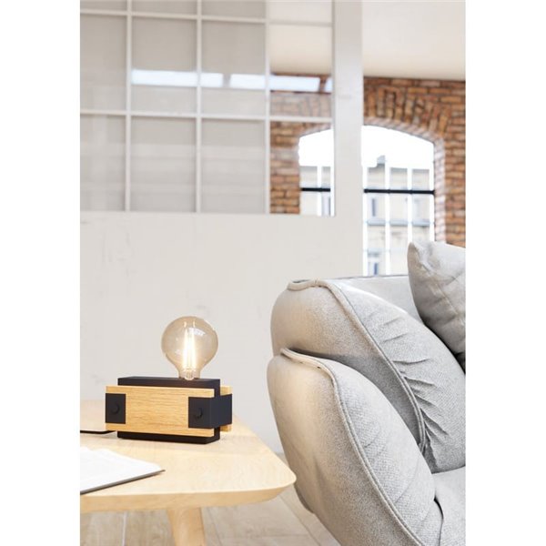 Lámpara de mesa de madera flameada y metal negro LAYHAM, con 1 Luz E27