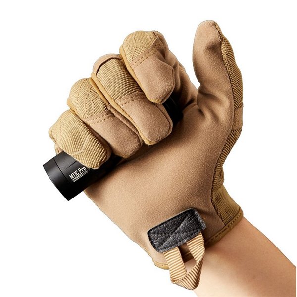 Lanterna LED portátil MT1C PRO muito compacta 88 mm de comprimento 1000Lm recarregável USB-C IP68