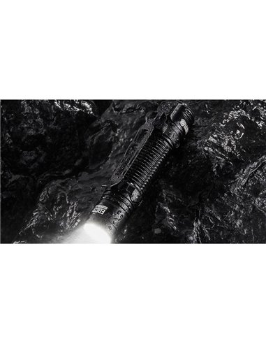 Lanterna de mão LED EDC31 vida útil da bateria de 3500 lúmens 57 horas IP68