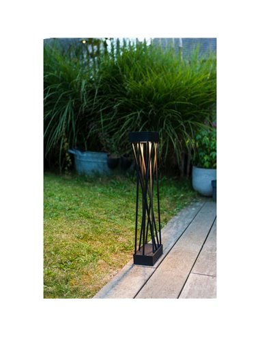 Farol solar LED SPIDO com estaca de solo, design elegante em preto, 10,5W, 900Lm, 3000K