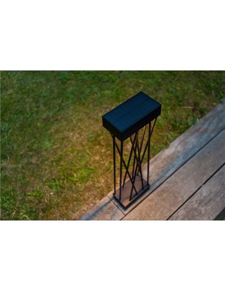 Baliza LED solar con estaca al suelo SPIDO, de diseño elegante negro, 10,5W, 900Lm, 3000K