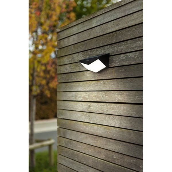 Aplique de pared LED, solar con sensor PIR, WINGS, negro, 3,7W 500Lm, 5000K