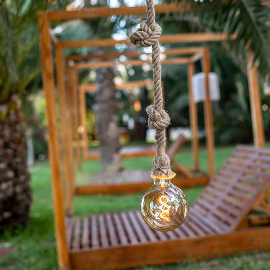 Consejos para colocar luces solares en tu jardín - LeonLEDs