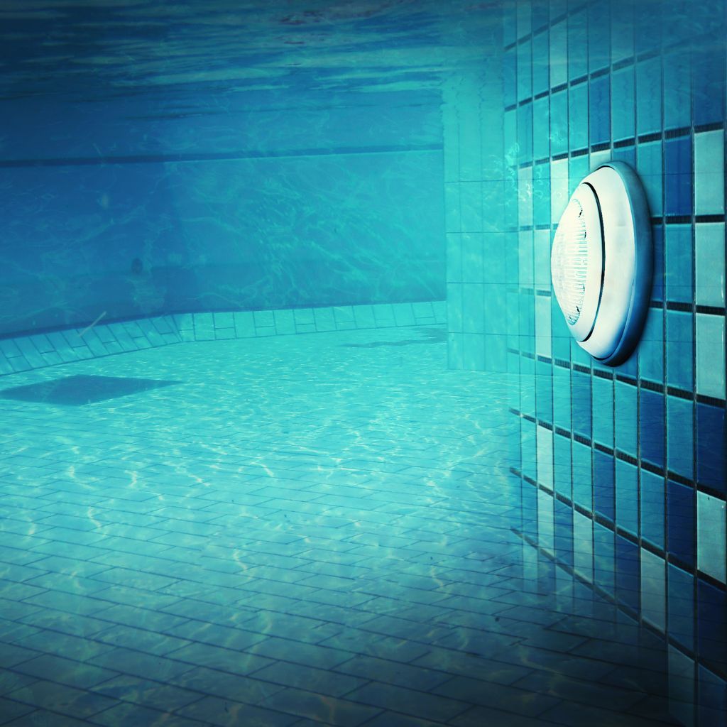 luz para piscina