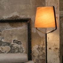 Stehlampen aus Holz